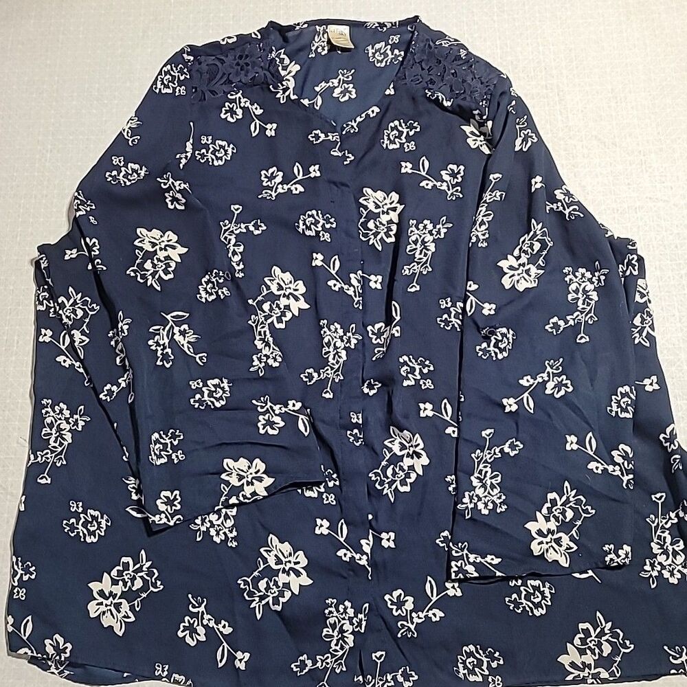 Terra & Sky Top Size 3X Blue Floral Pintuck Button Up Long Roll Tab Sleeves
